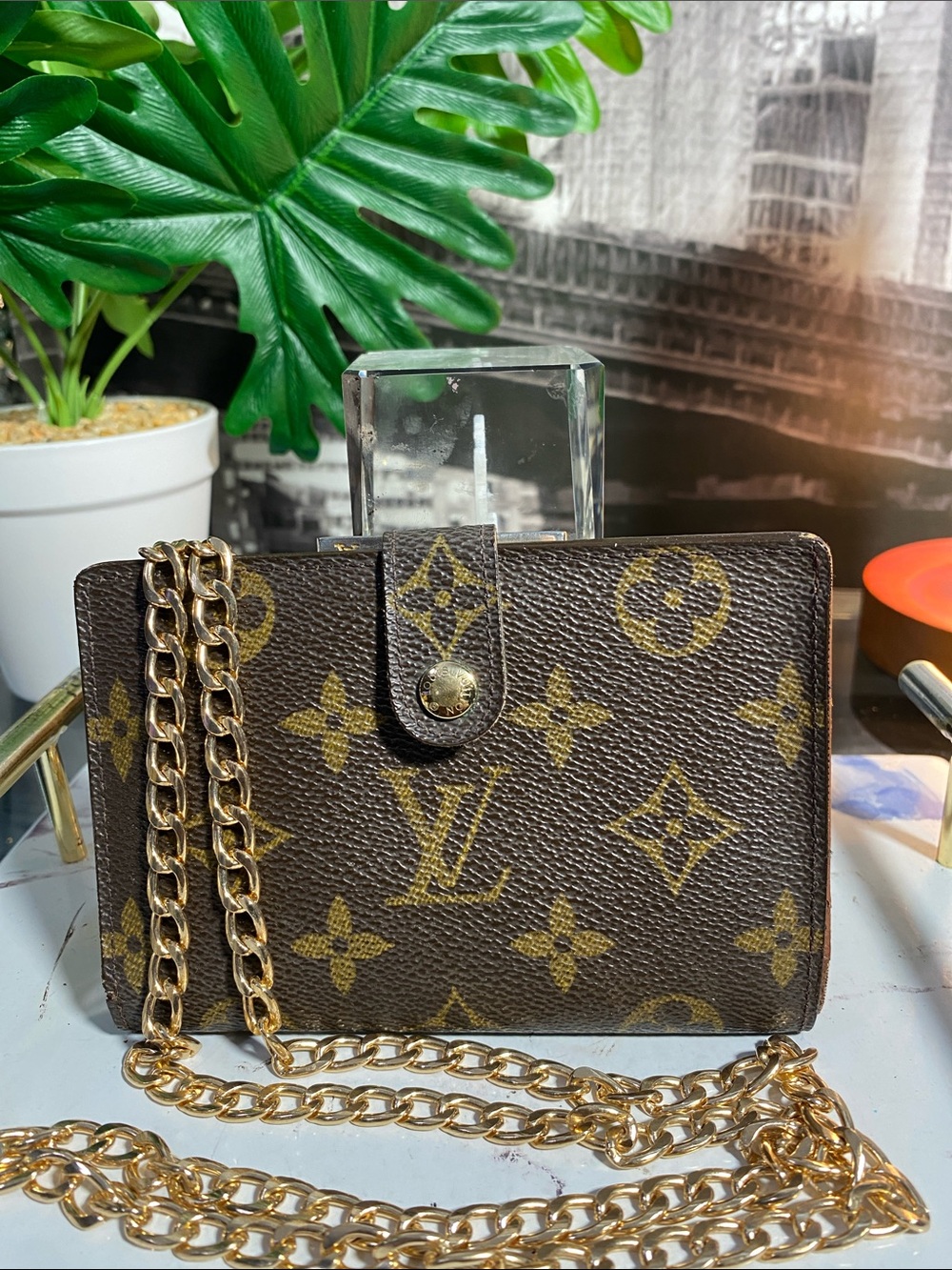 Authentic Louis Vuitton Monogram Kisslock Wallet